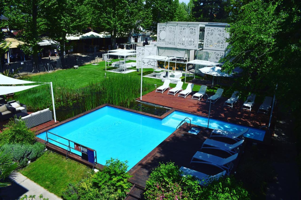 Renegade Hotel Шіофок Екстер'єр фото