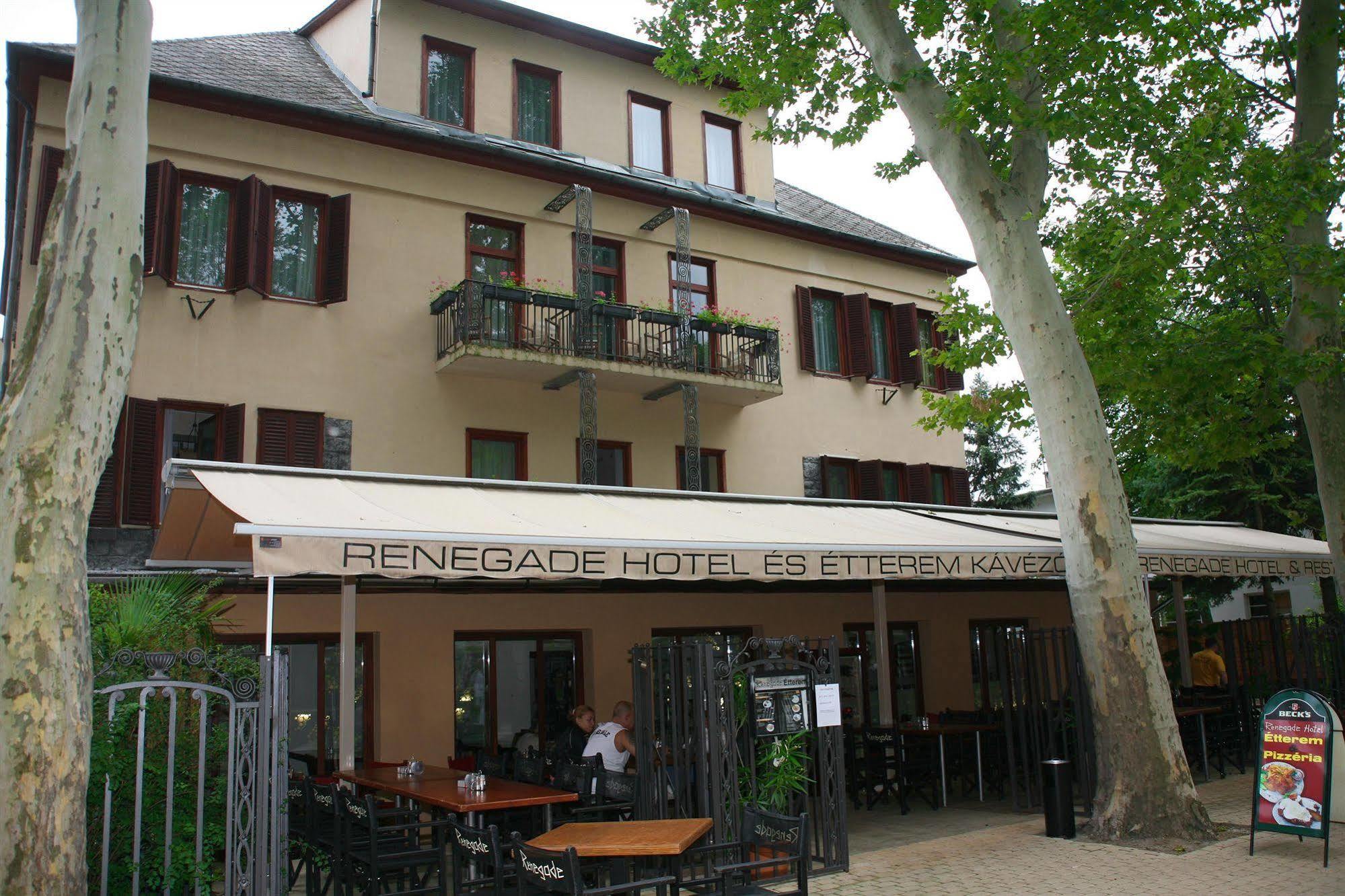 Renegade Hotel Шіофок Екстер'єр фото