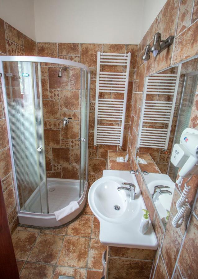 Renegade Hotel Шіофок Екстер'єр фото